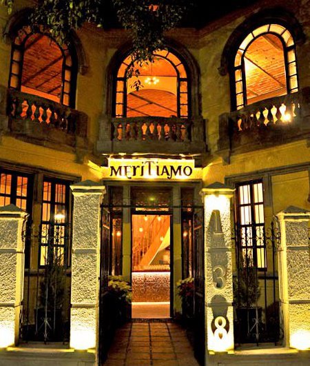 560082_400259503318631_956494212_n